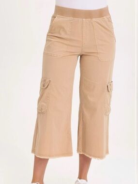 Wearables Women’s Khaki/Peach Cargo Crop Pants